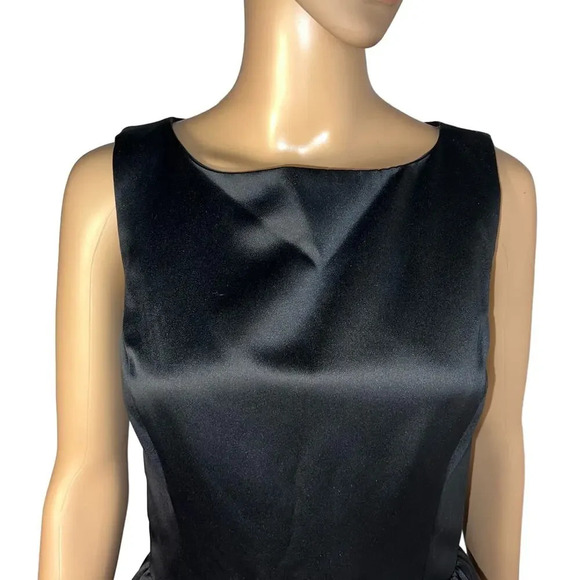 Francais By Huly Waltzer size 6 Black Satin Square Neck Fit Flare jewel 
Gown ￼ - Picture 6 of 13